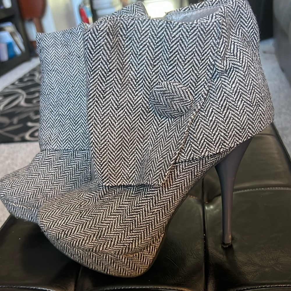 Cuffed booties